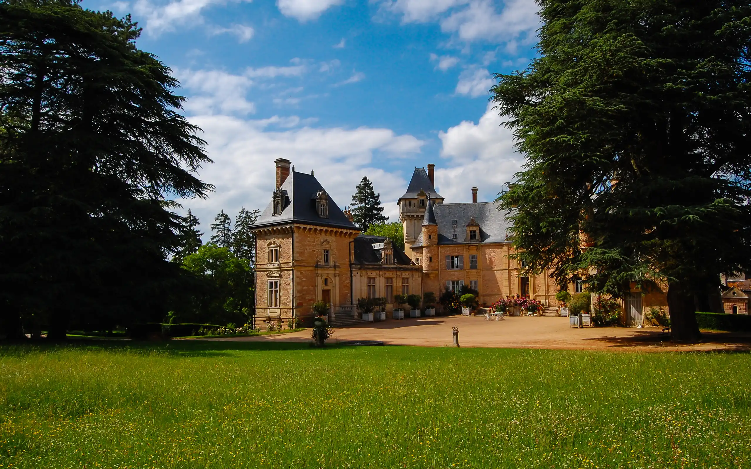 burgund-unterkünfte-schloss-garten