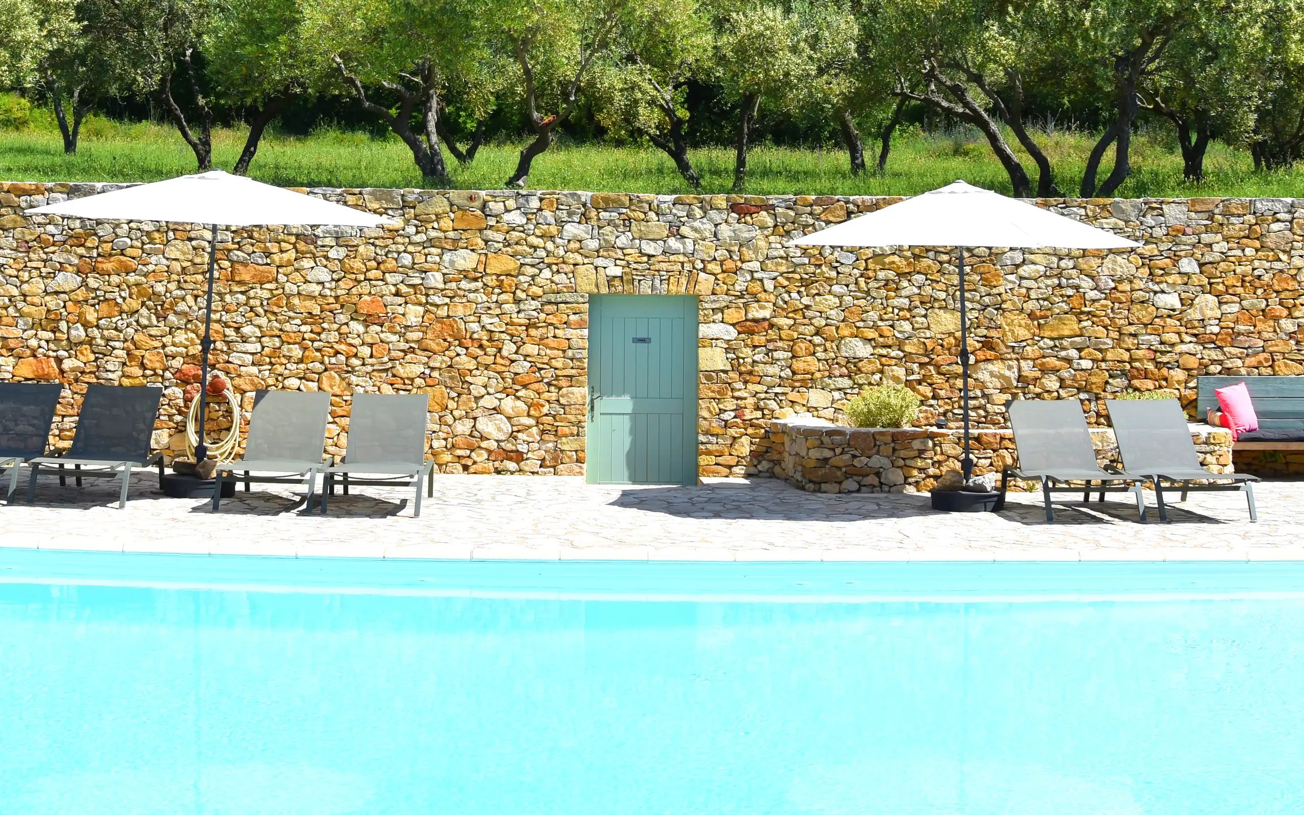 provence-unterkunft-pool