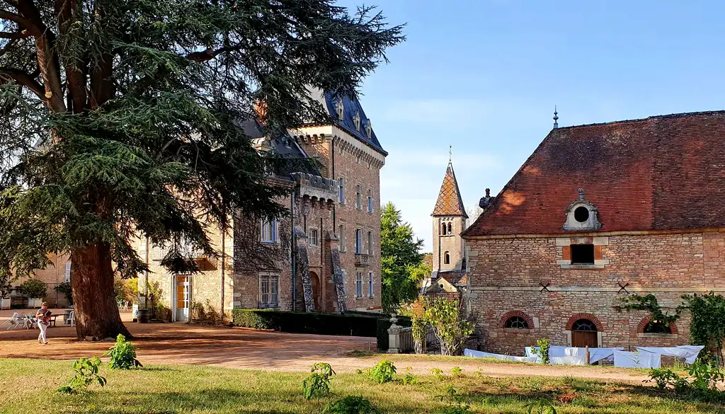burgund-privatunterkunft-schloss