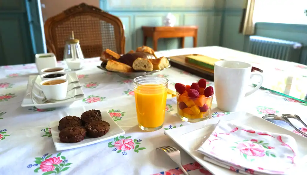 burgund-unterkunft-frühstück