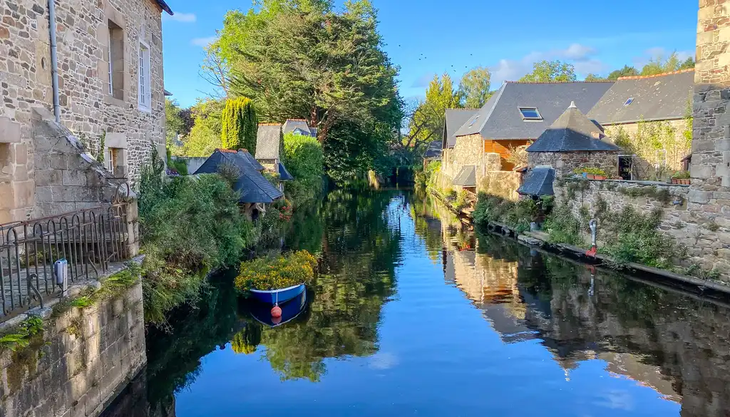 bretagne-landschaft-fluss