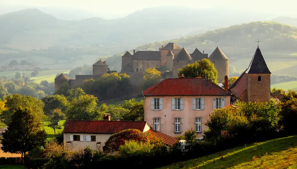 burgund-landschaft-dorf