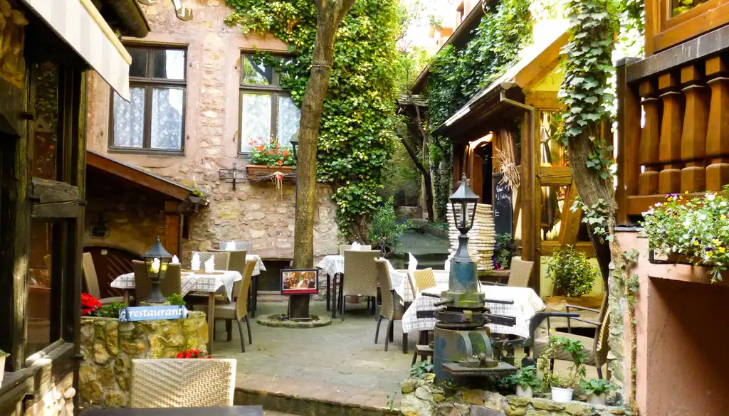 Hoteltipp-Frankreich-Terrasse