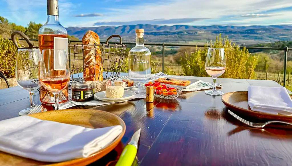 provence-essen-wein-abendessen