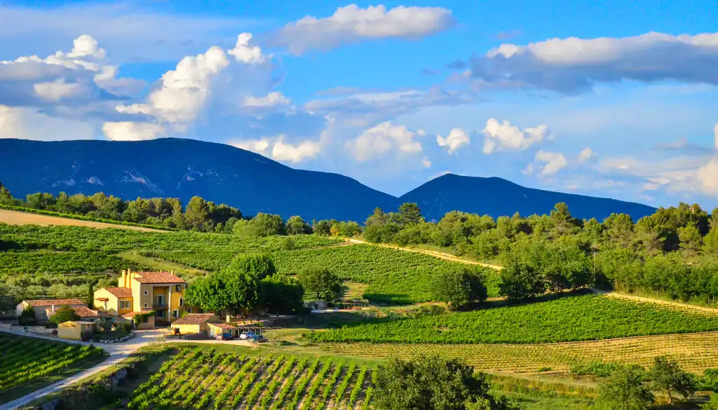 provence-landschaft-ausblick
